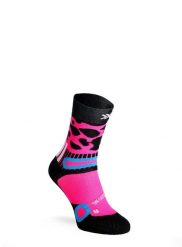 Skarpety turystyczne X-Socks Hike Discover Crew. Czerwone skarpetki męskie X-Socks, bez wzorów, z materiału. Za 102.29 zł.