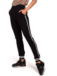 Made of emotion Spodnie w kolorze czarnym rozmiar: S. Czarne spodnie dresowe damskie Made Of Emotion, bez wzorów, z materiału. Za 134.99 zł.