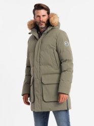 Długa męska kurtka parka z rozpinanym dołem – ciemnooliwkowa V4 - Rozmiar: XL. Zielone kurtki męskie Ombre Clothing, m, z aplikacjami, z gumy. W wyprzedaży za 309.99 zł.