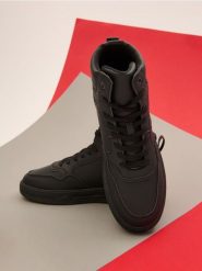 Trampki - czarny. Czarne trampki i tenisówki męskie Sinsay, bez wzorów, za kostkę, bez zapięcia. Za 75.99 zł.
