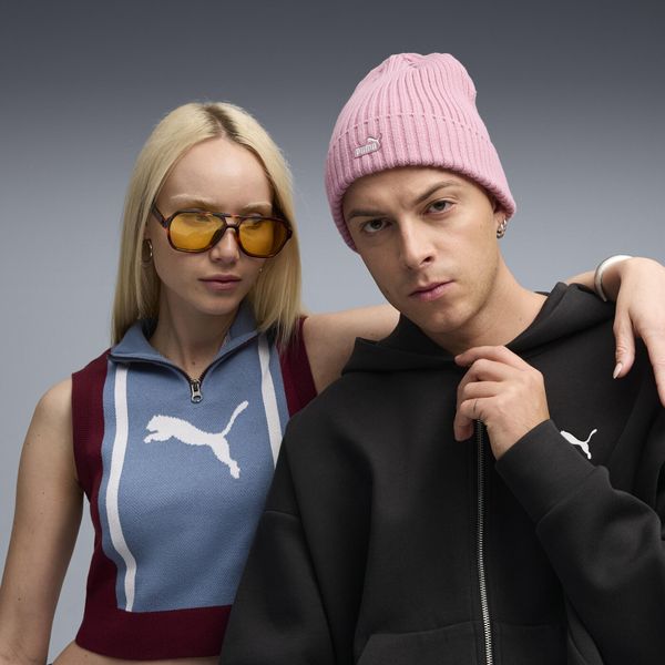 Czapka średniej głębokości Essentials z naszywką PUMA. Czerwone czapki męskie Puma, z aplikacjami, eleganckie. Za 79.00 zł.