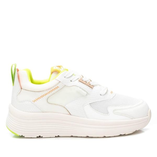 Buty sportowe Refresh 171840 Białe. Białe buty sportowe na co dzień damskie Refresh, bez wzorów, ze skóry, trekkingowe. Za 236.30 zł.
