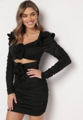 Czarna Drapowana Sukienka Mini z Rozcięciami i Kwiatami Jadinia. Czarne sukienki damskie Born2be, m, z aplikacjami, eleganckie, bez kołnierzyka, bez ramiączek, mini. W wyprzedaży za 167.99 zł.