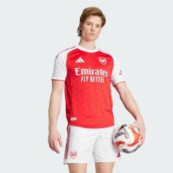 Koszulka Arsenal 25/26 Home Authentic. Białe t-shirty sportowe męskie Adidas, bez ramiączek, do piłki nożnej. Za 649.00 zł.