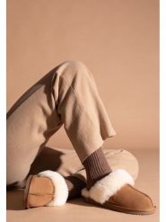 Gooce Wełniane kapcie "Wispper" w kolorze jasnobrązowym rozmiar: 36. Brązowe kapcie damskie Gooce, z wełny. Za 173.99 zł.