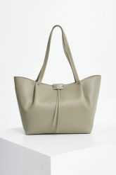 Torebka shopper PATRIZIA PEPE. Shopper bag damskie Patrizia Pepe, bez wzorów, bez dodatków. W wyprzedaży za 1,271.66 zł.
