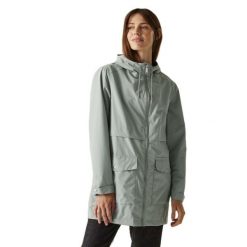 Kurtka przeciwdeszczowa damska Regatta Navaeh. Niebieskie kurtki damskie Regatta, na zimę, bez kaptura. Za 239.99 zł.