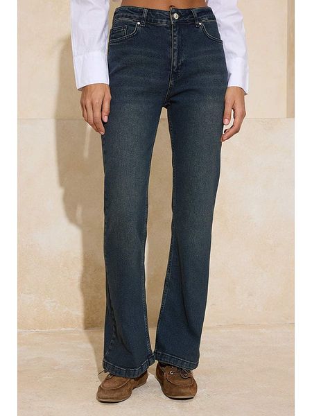 Trendyol Dżinsy - Flare fit - w kolorze niebieskim rozmiar: 42. Niebieskie jeansy damskie Trendyol, z podwyższonym stanem. Za 105.38 zł.