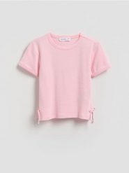 Gładki t-shirt z modalem - brzoskwiniowy. Pomarańczowe koszulki dziewczęce Reserved, bez wzorów, z dzianiny, bez ramiączek. Za 32.99 zł.