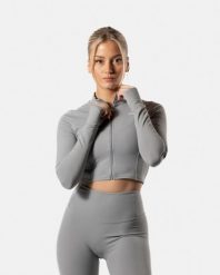 Damska krótka bluza rozpinana LuxForm na fitness i pilates – szary. Szare bluzy sportowe damskie AESTHETIC WOLF, l, bez wzorów, z materiału, bez ramiączek, długie, bez kaptura. Za 239.99 zł.
