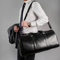 Torba Podróżna Skórzana Brødrene R20 Czarny. Czarne torby podróżne męskie bez wzorów, ze skóry. Za 629.00 zł.