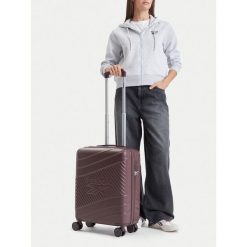 Walizka kabinowa Reebok. Fioletowe walizki Reebok, bez wzorów. Za 229.99 zł.