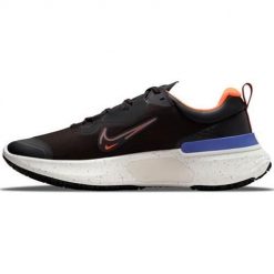 Buty do biegania męskie Nike React Miler 2 Shield. Czarne obuwie do biegania damskie Nike. W wyprzedaży za 524.35 zł.