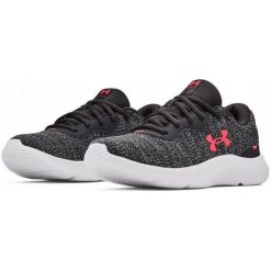 Buty sportowe dla kobiet Under Armour Mojo. Czarne buty sportowe na co dzień damskie Under Armour, bez wzorów, trekkingowe. Za 169.99 zł.