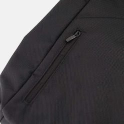 Plecak Le Coq Sportif. Czarne plecaki damskie Le Coq Sportif, bez wzorów, z materiału, sportowe. Za 362.00 zł.