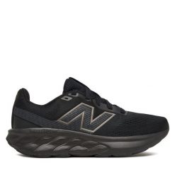 Buty do biegania New Balance. Czarne obuwie do biegania damskie New Balance. Za 299.99 zł.