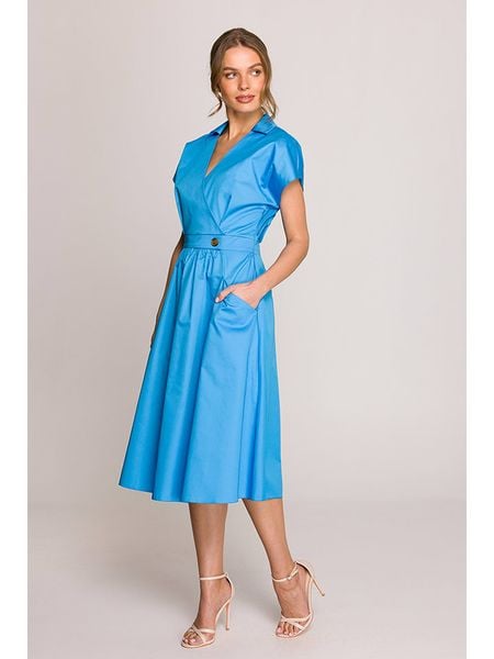 Stylove Sukienka w kolorze niebieskim rozmiar: XL. Niebieskie sukienki damskie Stylove, xl, bez wzorów, z bawełny, bez kołnierzyka, bez ramiączek, midi. Za 240.43 zł.