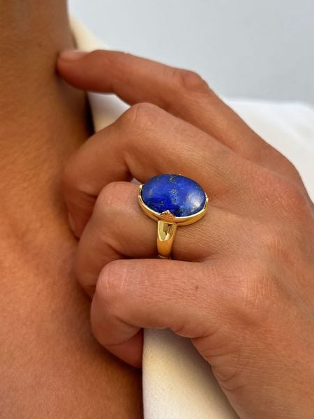 Taboo Pozłacany pierścionek z lapis lazuli rozmiar: 54. Niebieskie pierścionki damskie Taboo, z lazurytem, pozłacane. Za 134.95 zł.