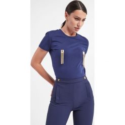 T-shirt damski ELISABETTA FRANCHI. T-shirty damskie Elisabetta Franchi, bez wzorów, bez kołnierzyka. W wyprzedaży za 895.20 zł.