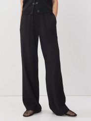 Someday. Spodnie w kolorze czarnym rozmiar: 40. Czarne spodnie materiałowe damskie Someday, bez wzorów, z materiału. Za 187.99 zł.