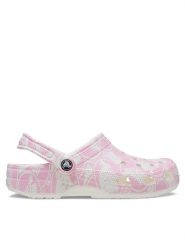 Crocs Klapki Classic Duke Print Clog 210003 Różowy. Czerwone klapki damskie Crocs, bez wzorów, z tworzywa sztucznego, bez obcasa. Za 209.99 zł.
