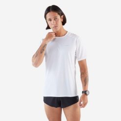 Koszulka do biegania męska Kiprun Run 900. Białe t-shirty sportowe męskie KIPRUN, l, z materiału, bez ramiączek, do biegania. Za 139.99 zł.