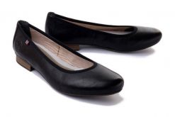 RIEKER 51994-01 black, czółenka/baleriny damskie. Czarne baleriny damskie Rieker, bez wzorów, bez obcasa. Za 319.90 zł.