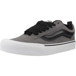 Buty VANS KNU SKOOL Szary. Szare buty trekkingowe męskie Vans, ze skóry, bez zapięcia, trekkingowe. Za 425.73 zł.