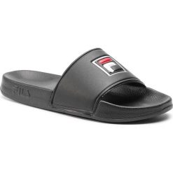 Klapki FILA - Palm Beach Slipper 1010287.12V Black/Black. Czarne klapki i japonki męskie Fila, z materiału. W wyprzedaży za 89.00 zł.