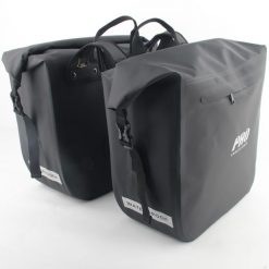 Podwójna torba rowerowa Czarna 54 litry Odblaski Wodoodporna. Czarne torebki klasyczne damskie PRO SPORT LIGHTS, bez wzorów, bez dodatków. Za 179.99 zł.
