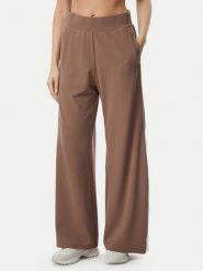 EA7 Emporio Armani Spodnie dresowe 7W001336 AF13289 U6041 Brązowy Relaxed Fit. Brązowe spodnie dresowe damskie EA7 Emporio Armani, l, bez wzorów, z dresówki. Za 669.99 zł.