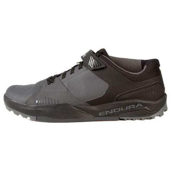 Płaskie Buty do pedałów Endura MT500 Burner. Czarne buty trekkingowe męskie ENDURA, bez zapięcia, rowerowe. Za 529.99 zł.