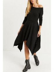 Milan Kiss Sukienka w kolorze czarnym rozmiar: L. Czarne sukienki damskie Milan Kiss, l, bez wzorów, bez kołnierzyka, bez ramiączek, midi. Za 198.56 zł.