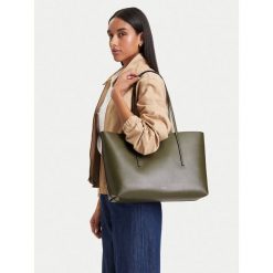 Torebka Calvin Klein. Zielone torebki klasyczne damskie CALVIN KLEIN, bez wzorów, bez dodatków. Za 649.99 zł.
