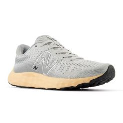 Buty do biegania New Balance W520RM8 szare. Szare obuwie do biegania damskie . Za 415.67 zł.