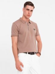 Koszulka męska polo z dekoltem na zamek - jasnobrązowa V3 OM-POSS-0148 - XXL. Brązowe koszulki polo męskie Ombre Clothing, l, bez wzorów, z bawełny, bez ramiączek. W wyprzedaży za 79.99 zł.