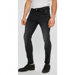 Guess Jeans - Jeansy Chris. Czarne jeansy męskie Guess Jeans. W wyprzedaży za 269.90 zł.