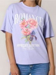 Bawełniana koszulka z nadrukiem kwiatowym - fioletowy. Fioletowe t-shirty damskie Sinsay, l, bez wzorów, z bawełny, bez kołnierzyka. Za 29.99 zł.