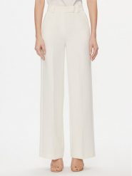 Maryley Spodnie materiałowe 24EB515/43VA Beżowy Relaxed Fit. Brązowe spodnie materiałowe damskie Maryley, bez wzorów, z materiału. Za 269.99 zł.