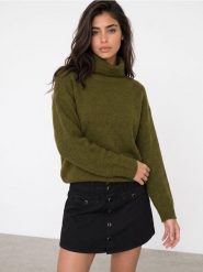 Sweter z golfem i domieszką wełny - zielony. Zielone golfy damskie Sinsay, l, bez wzorów, z wełny, bez ramiączek. Za 45.99 zł.