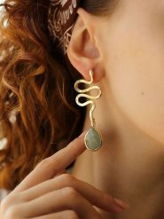 L'Atelier de Gaia Pozłacane kolczyki-wkrętki z akwamarynami rozmiar: onesize. Niebieskie kolczyki damskie L'Atelier de Gaia, z akwamarynem, pozłacane. Za 95.92 zł.