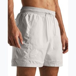 Spodenki koszykarskie męskie Under Armour Curry Woen Short. Białe szorty męskie Under Armour, bez kołnierzyka. Za 209.99 zł.