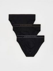 Slipy 3 pack - czarny. Czarne slipki męskie Reserved, bez wzorów. W wyprzedaży za 55.99 zł.