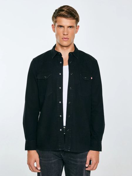 Koszula męska jeansowa czarna Buck 927. Czarne koszule męskie Big Star, l, bez wzorów, z denimu, bez kołnierzyka, bez ramiączek. W wyprzedaży za 99.99 zł.