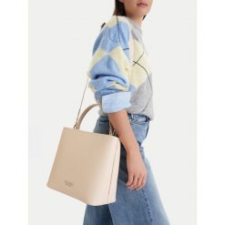 Torebka Nine West. Torebki klasyczne damskie Nine West, z aplikacjami, bez dodatków. Za 199.99 zł.