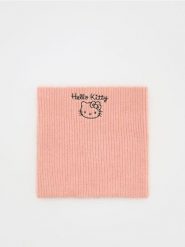 Komin z haftem Hello Kitty - brzoskwiniowy. Pomarańczowe szaliki dziecięce Reserved, z dzianiny, bez ramiączek. W wyprzedaży za 32.99 zł.