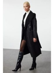 Trendyol Płaszcz przejściowy w kolorze czarnym rozmiar: M/L. Czarne płaszcze damskie Trendyol, l, bez wzorów, z tkaniny. Za 214.19 zł.