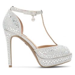 Sandały Nine West. Szare sandały damskie Nine West, bez wzorów, bez obcasa, na szpilce. Za 149.99 zł.