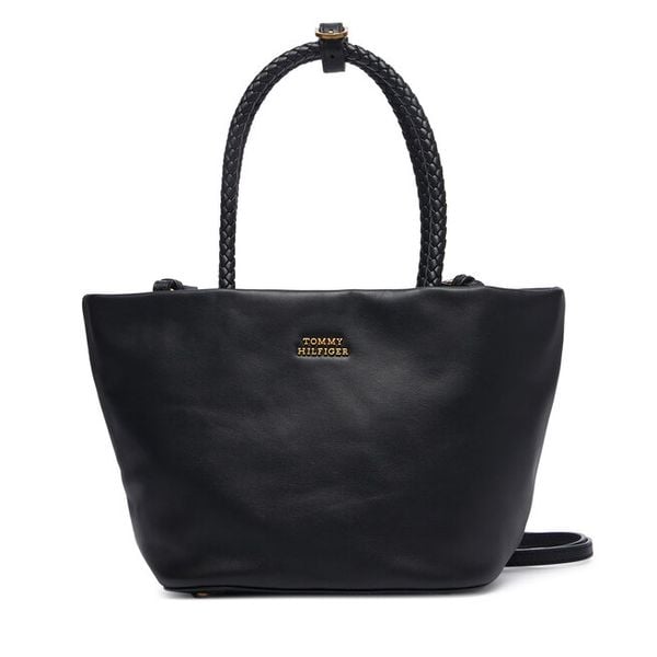 Torebka Tommy Hilfiger. Czarne torebki klasyczne damskie Tommy Hilfiger, bez wzorów, bez dodatków. Za 849.99 zł.