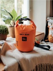 Wodoodporna torba 5L - pomarańczowy. Brązowe torebki klasyczne damskie Sinsay, bez wzorów, bez dodatków. W wyprzedaży za 17.99 zł.